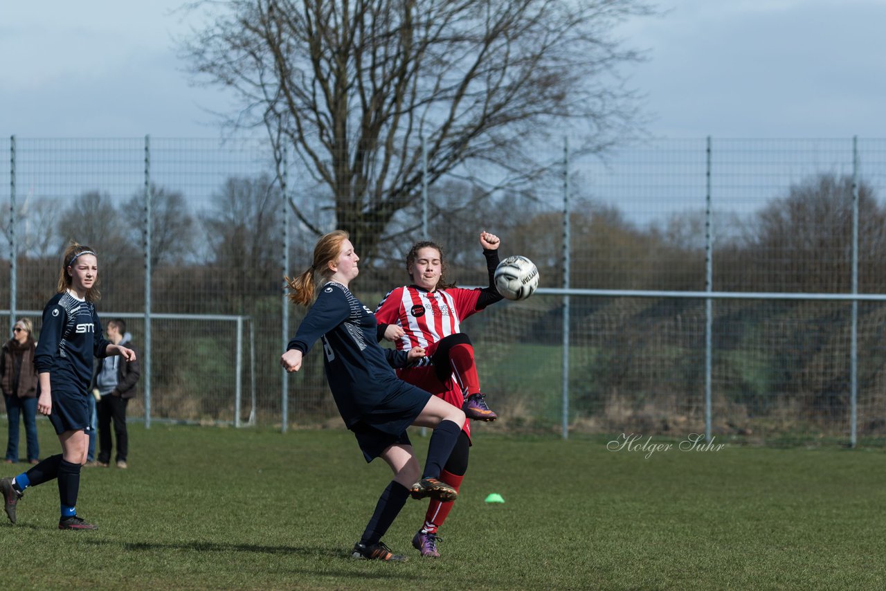 Bild 93 - C-Juniorinnen TSV Zarpen - TuS Tensfeld : Ergebnis: 2:1